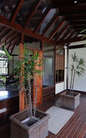 Casa de condomínio à venda com 379m², 4 quartos e 2 vagas Casa de condomínio à venda com 379m², 4 quartos e 2 vagasVaranda da Sala
