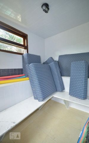Casa de condomínio à venda com 379m², 4 quartos e 2 vagas Casa de condomínio à venda com 379m², 4 quartos e 2 vagasSauna