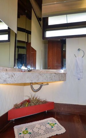 Casa de condomínio à venda com 379m², 4 quartos e 2 vagas Casa de condomínio à venda com 379m², 4 quartos e 2 vagasLavabo
