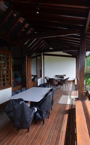 Casa de condomínio à venda com 379m², 4 quartos e 2 vagas Casa de condomínio à venda com 379m², 4 quartos e 2 vagasVaranda da Sala