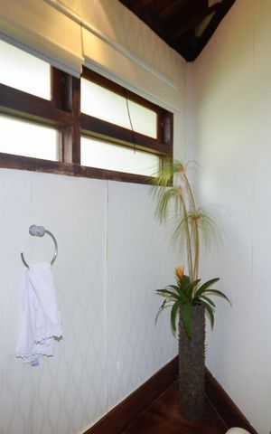 Casa de condomínio à venda com 379m², 4 quartos e 2 vagas Casa de condomínio à venda com 379m², 4 quartos e 2 vagasLavabo