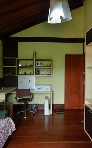Casa de condomínio à venda com 379m², 4 quartos e 2 vagas Casa de condomínio à venda com 379m², 4 quartos e 2 vagasQuarto 3