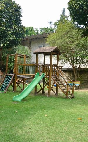 Casa de condomínio à venda com 379m², 4 quartos e 2 vagas Casa de condomínio à venda com 379m², 4 quartos e 2 vagasÁrea comum