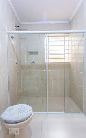 Casa à venda com 210m², 4 quartos e 3 vagas Casa à venda com 210m², 4 quartos e 3 vagasBanheiro