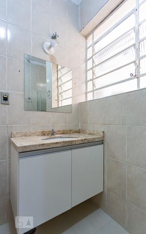 Casa à venda com 210m², 4 quartos e 3 vagas Casa à venda com 210m², 4 quartos e 3 vagasBanheiro da Suíte