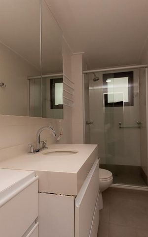Apartamento à venda com 105m², 1 quarto e 1 vaga Apartamento à venda com 105m², 1 quarto e 1 vagaBanheiro da Suíte