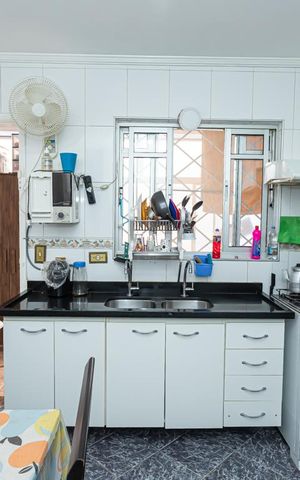 Casa à venda com 185m², 3 quartos e 5 vagas Casa à venda com 185m², 3 quartos e 5 vagasCozinha