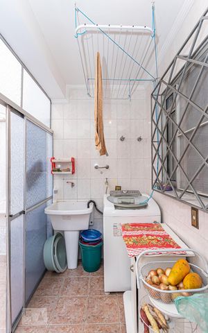 Casa à venda com 185m², 3 quartos e 5 vagas Casa à venda com 185m², 3 quartos e 5 vagasÁrea de Serviço