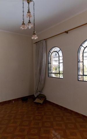 Casa à venda com 160m², 3 quartos e sem vaga Casa à venda com 160m², 3 quartos e sem vagaSala de Estar