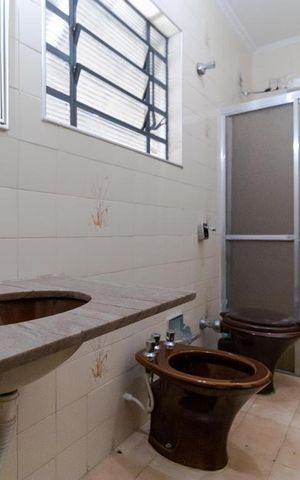 Casa à venda com 160m², 3 quartos e sem vaga Casa à venda com 160m², 3 quartos e sem vagaBanheiro da Suíte