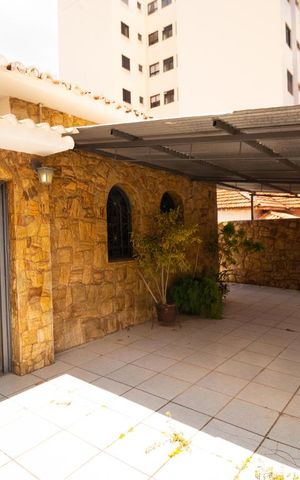 Casa à venda com 160m², 3 quartos e sem vaga Casa à venda com 160m², 3 quartos e sem vagaFachada