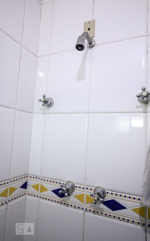 Casa à venda com 300m², 5 quartos e 4 vagasBanheiro Suíte 1