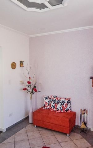 Casa à venda com 400m², 4 quartos e 5 vagas Casa à venda com 400m², 4 quartos e 5 vagasSala