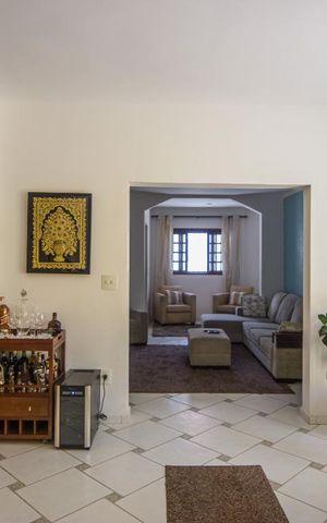 Casa à venda com 400m², 4 quartos e 5 vagas Casa à venda com 400m², 4 quartos e 5 vagasSala de Jantar