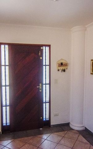 Casa à venda com 400m², 4 quartos e 5 vagas Casa à venda com 400m², 4 quartos e 5 vagasSala