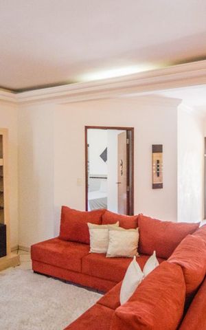 Casa à venda com 400m², 4 quartos e 5 vagas Casa à venda com 400m², 4 quartos e 5 vagasSala de TV