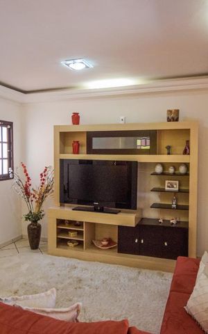 Casa à venda com 400m², 4 quartos e 5 vagas Casa à venda com 400m², 4 quartos e 5 vagasSala de TV