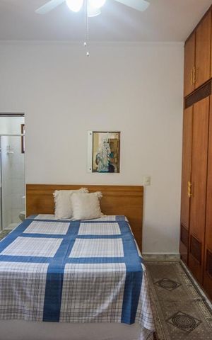 Casa à venda com 400m², 4 quartos e 5 vagas Casa à venda com 400m², 4 quartos e 5 vagasSuíte 1