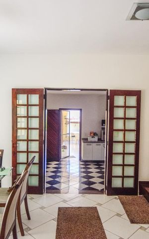 Casa à venda com 400m², 4 quartos e 5 vagas Casa à venda com 400m², 4 quartos e 5 vagasSala de Jantar