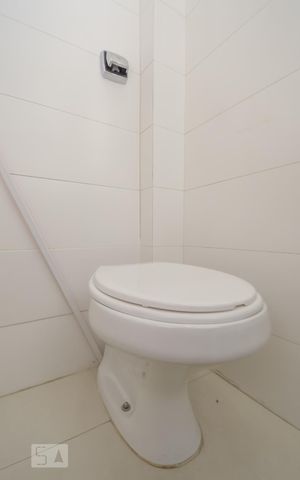 Apartamento à venda com 175m², 2 quartos e sem vaga Apartamento à venda com 175m², 2 quartos e sem vagaBanheiro de Serviço
