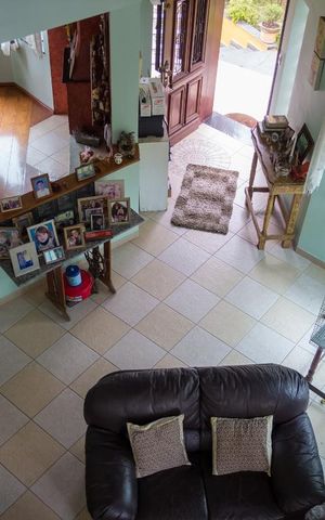 Casa à venda com 413m², 4 quartos e 5 vagas Casa à venda com 413m², 4 quartos e 5 vagasDetalhe Sala