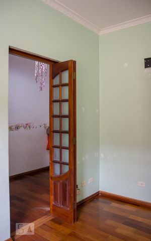 Casa à venda com 413m², 4 quartos e 5 vagas Casa à venda com 413m², 4 quartos e 5 vagasQuarto 2