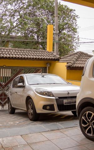 Casa à venda com 413m², 4 quartos e 5 vagas Casa à venda com 413m², 4 quartos e 5 vagasGaragem