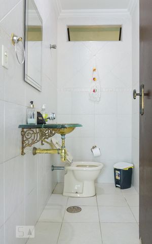 Casa à venda com 413m², 4 quartos e 5 vagas Casa à venda com 413m², 4 quartos e 5 vagasLavabo