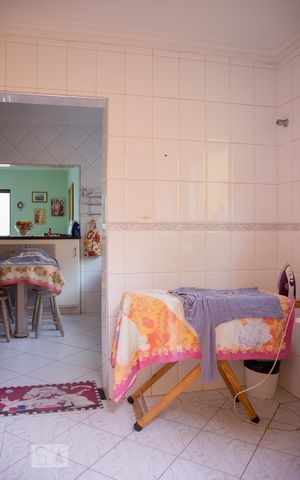 Casa à venda com 413m², 4 quartos e 5 vagas Casa à venda com 413m², 4 quartos e 5 vagasCozinha
