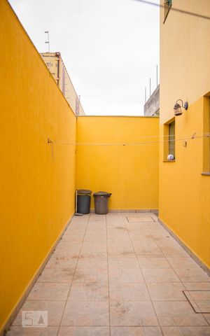Casa à venda com 413m², 4 quartos e 5 vagas Casa à venda com 413m², 4 quartos e 5 vagasQuintal de Serviço