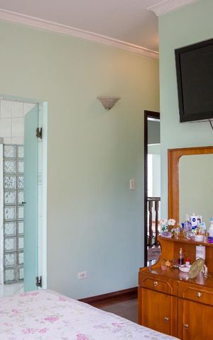 Casa à venda com 413m², 4 quartos e 5 vagas Casa à venda com 413m², 4 quartos e 5 vagasQuarto 1