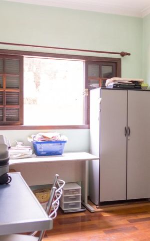 Casa à venda com 413m², 4 quartos e 5 vagas Casa à venda com 413m², 4 quartos e 5 vagasQuarto 2