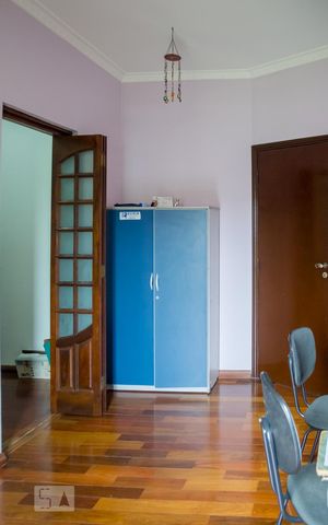 Casa à venda com 413m², 4 quartos e 5 vagas Casa à venda com 413m², 4 quartos e 5 vagasQuarto 3