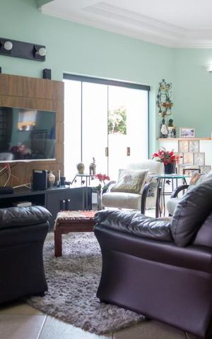 Casa à venda com 413m², 4 quartos e 5 vagas Casa à venda com 413m², 4 quartos e 5 vagasSala
