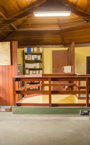 Casa à venda com 413m², 4 quartos e 5 vagas Casa à venda com 413m², 4 quartos e 5 vagasSotão