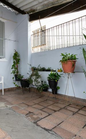 Casa à venda com 281m², 2 quartos e 3 vagas Casa à venda com 281m², 2 quartos e 3 vagasÁrea de serviço