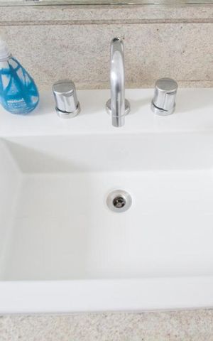 Apartamento para alugar com 105m², 2 quartos e 2 vagasDetalhe Banheiro Suíte 2