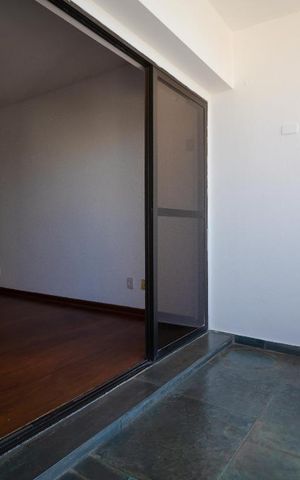 Apartamento à venda com 230m², 3 quartos e 2 vagas Apartamento à venda com 230m², 3 quartos e 2 vagasSacada