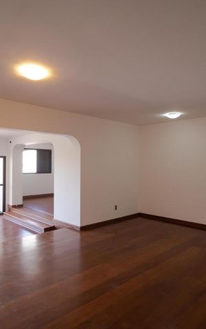 Apartamento à venda com 230m², 3 quartos e 2 vagas Apartamento à venda com 230m², 3 quartos e 2 vagasSalas