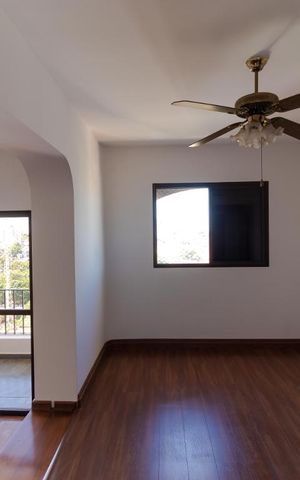 Apartamento à venda com 230m², 3 quartos e 2 vagas Apartamento à venda com 230m², 3 quartos e 2 vagasSalas