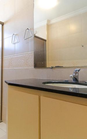 Apartamento à venda com 230m², 3 quartos e 2 vagas Apartamento à venda com 230m², 3 quartos e 2 vagasBanheiro da Suíte 01