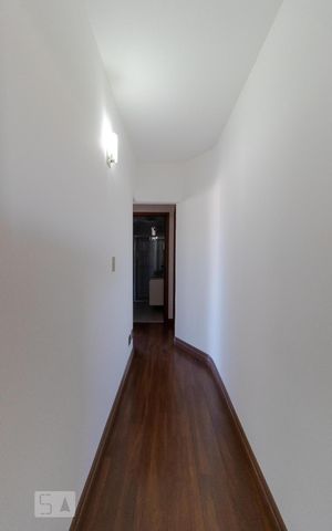 Apartamento à venda com 230m², 3 quartos e 2 vagas Apartamento à venda com 230m², 3 quartos e 2 vagasCorredor