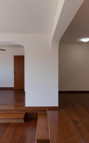 Apartamento à venda com 230m², 3 quartos e 2 vagas Apartamento à venda com 230m², 3 quartos e 2 vagasSalas