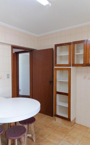 Apartamento à venda com 230m², 3 quartos e 2 vagas Apartamento à venda com 230m², 3 quartos e 2 vagasCozinha