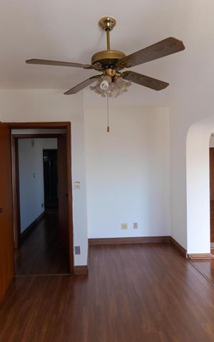 Apartamento à venda com 230m², 3 quartos e 2 vagas Apartamento à venda com 230m², 3 quartos e 2 vagasSalas