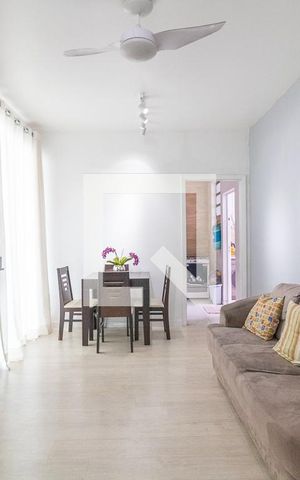 Casa à venda com 368m², 4 quartos e 2 vagas Casa à venda com 368m², 4 quartos e 2 vagasSala 2