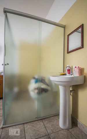 Casa de condomínio à venda com 127m², 4 quartos e 5 vagas Casa de condomínio à venda com 127m², 4 quartos e 5 vagasBanheiro da Suíte 2