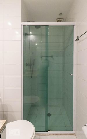 Apartamento à venda com 72m², 2 quartos e 1 vaga Apartamento à venda com 72m², 2 quartos e 1 vagaBanheiro Social