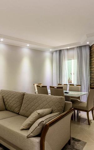 Casa à venda com 110m², 2 quartos e 2 vagas Casa à venda com 110m², 2 quartos e 2 vagasSala