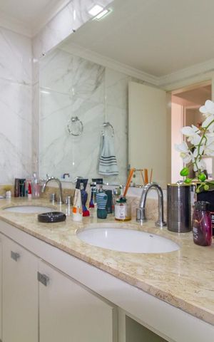 Apartamento à venda com 300m², 4 quartos e 2 vagasBanheiro Quarto 4 - Suíte